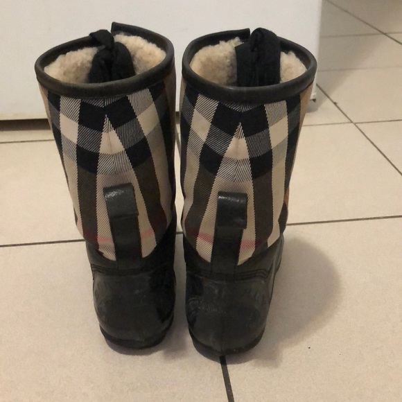 Burberry Snow boots size 6 - Picture 3 of 3
